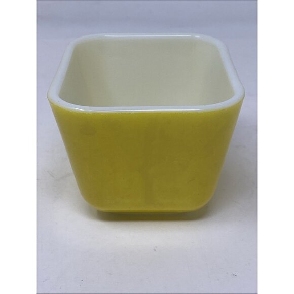 Vintage Pyrex Refrigerator Dish #501-B Yellow 1-1/2 Cup No Lid - Picture 3 of 10